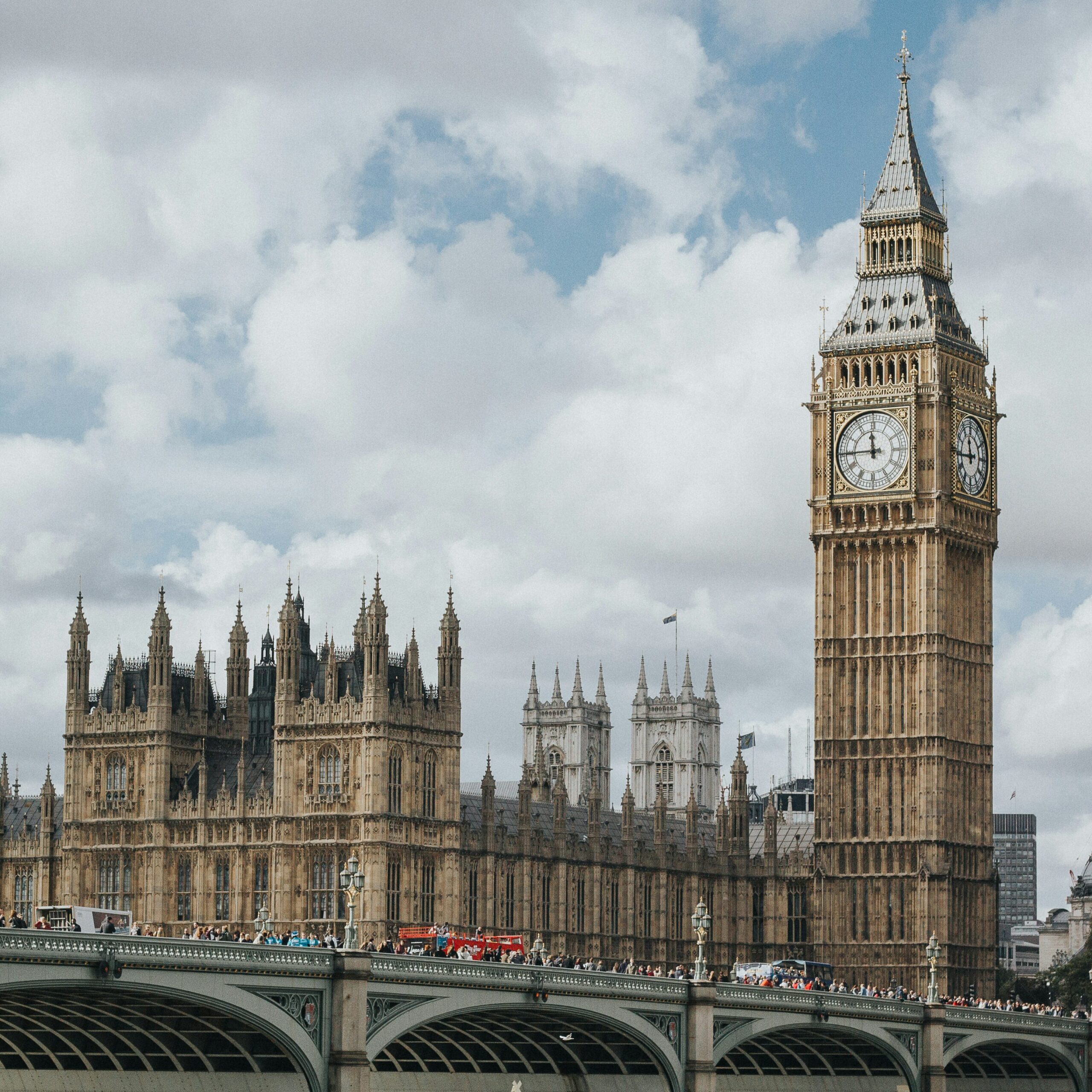 London Location Chameleon scaled aspect ratio